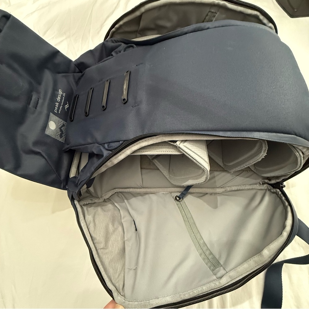 Peak Design Everyday Backpack 20L Weatherproof Camera Laptop Bag Midnight Blue - Picture 12 of 16
